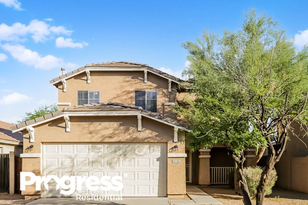 6736 W Desert Ln in Phoenix, AZ - Foto de edificio