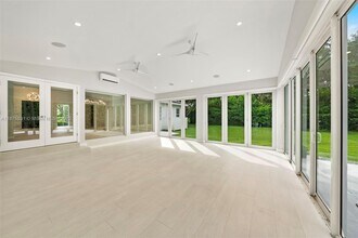 4380 Lake Rd in Miami, FL - Foto de edificio - Building Photo