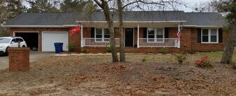 1200 Black Walnut Ct in Sumter, SC - Building Photo