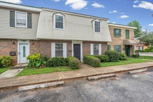 4017 Cottage Hill Rd in Mobile, AL - Building Photo