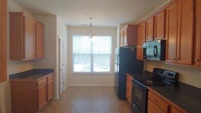 2435 N Berkshire Rd in Charlottesville, VA - Building Photo - Building Photo