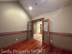 14015 SE Fircrest St in Portland, OR - Building Photo - Building Photo