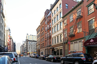 75 Warren St in New York, NY - Building Photo - Building Photo