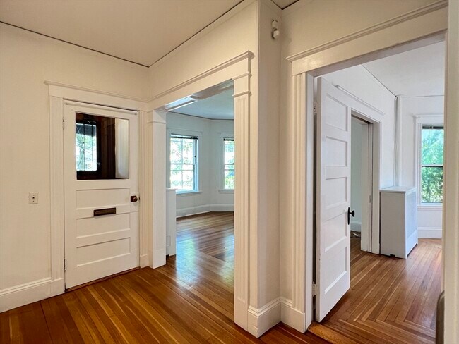 71 Fayerweather St in Cambridge, MA - Building Photo - Building Photo