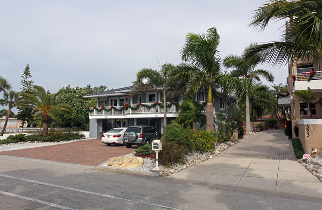 311 Ben Franklin Dr in Sarasota, FL - Building Photo - Building Photo