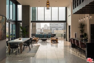 601 Eleventh Ave in San Diego, CA - Building Photo - Building Photo