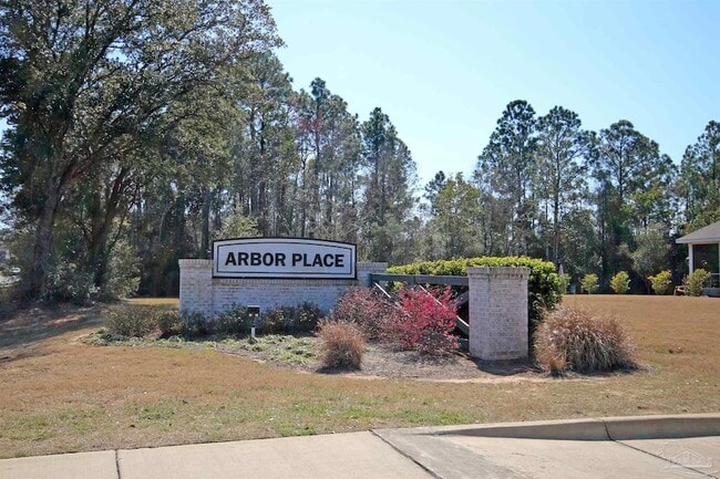 5788 Danbury Blvd in Milton, FL - Foto de edificio - Building Photo