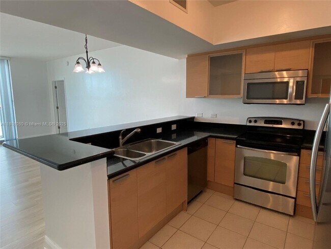 140 S Dixie Hwy, Unit 731 in Hollywood, FL - Building Photo - Building Photo
