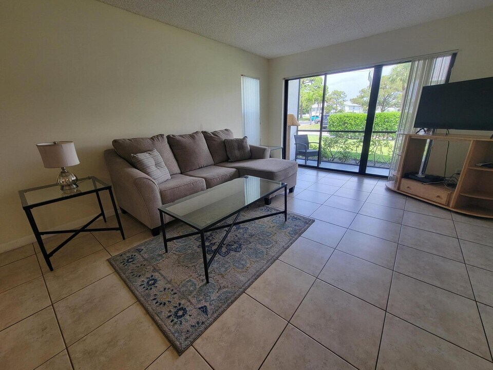 3652 Alder Dr in West Palm Beach, FL - Foto de edificio