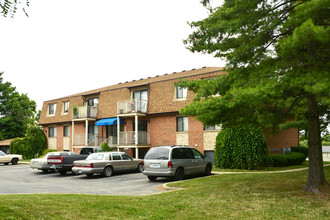 Amhurst Apartments in Erlanger, KY - Building Photo - Building Photo