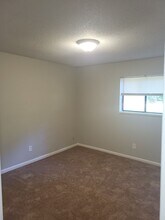 1006 Pineview Dr in Valdosta, GA - Building Photo - Building Photo