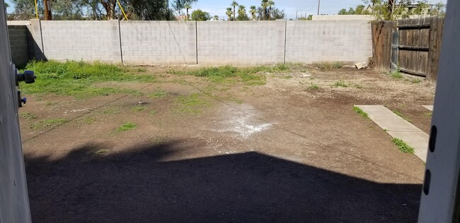 property at 1344 E Moreland St