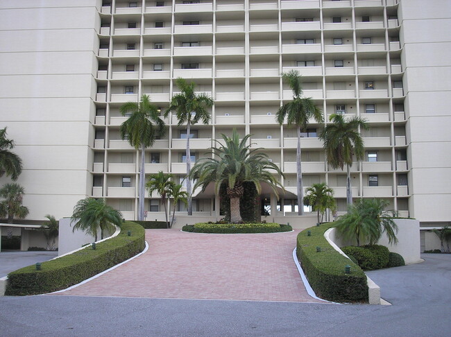 property at 130 Lakeshore Dr