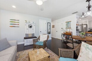 36 Weeden St in St. Augustine, FL - Building Photo