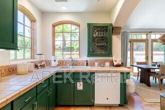 690 W Linda Vista Dr in Palm Springs, CA - Building Photo - Building Photo