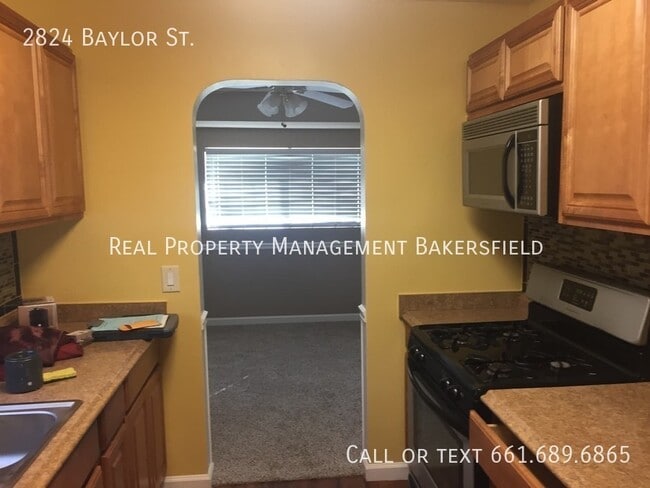 2824 Baylor St in Bakersfield, CA - Building Photo - Building Photo