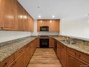975 N Lincoln St, Unit 5E in Denver, CO - Foto de edificio - Building Photo