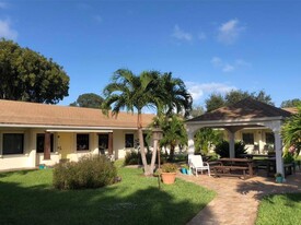 Advent Square Senior Living 55+ in Boca Raton, FL - Building Photo