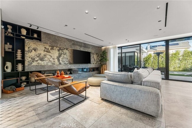 5106 Lindley Ave in Los Angeles, CA - Building Photo - Building Photo