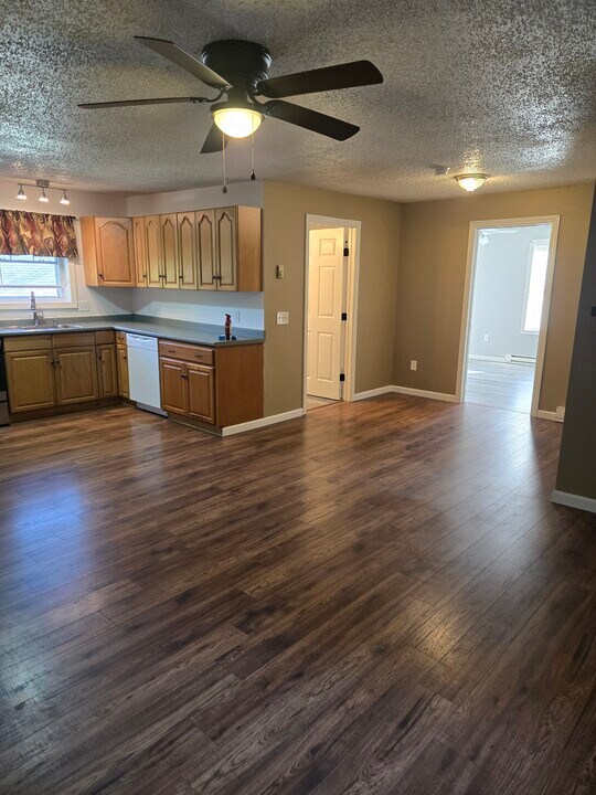 63 10th St, Unit 3 in Norwich, CT - Foto de edificio