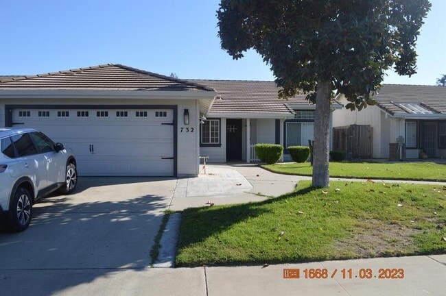 732 Dwight Way in Livingston, CA - Building Photo - Building Photo