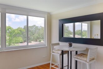 445 NE 195th St, Unit 430 in Miami, FL - Building Photo - Building Photo
