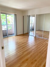 158 N Normandie Ave, Unit 201 in Los Angeles, CA - Building Photo - Building Photo