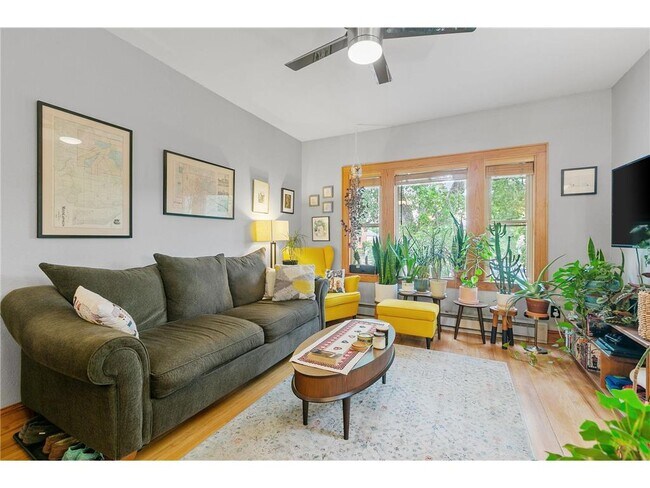 2701 Harriet Ave-Unit -202 in Minneapolis, MN - Building Photo - Building Photo