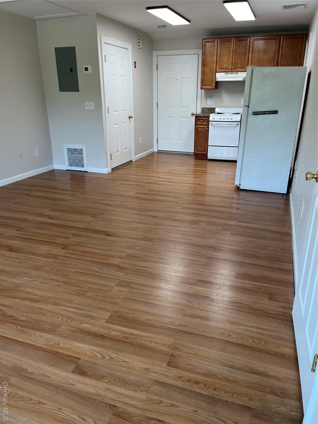 2064 Main St in Cortlandt Manor, NY - Building Photo - Building Photo