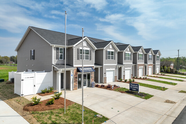 The Grove at Glennview in Kernersville, NC - Building Photo - Building Photo