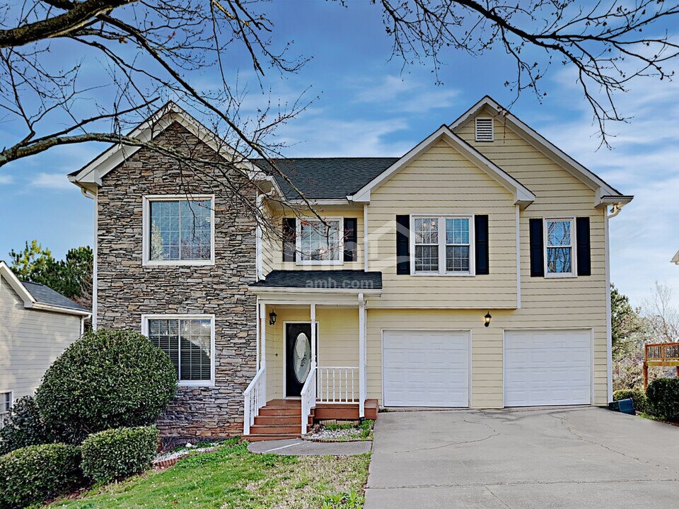 3969 Riverstone Dr in Suwanee, GA - Foto de edificio