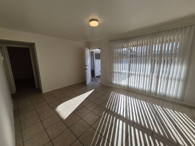 property at 160 E 24th Pl