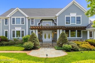 13 Driftwood Ln in Colts Neck, NJ - Building Photo - Building Photo
