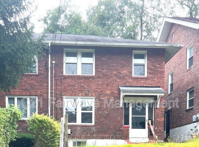 231 Connecticut Ave in Clairton, PA - Building Photo - Building Photo