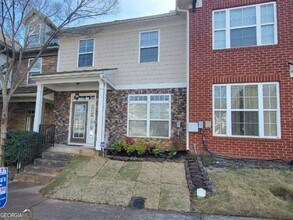 45 Newnan Lakes Dr in Newnan, GA - Foto de edificio - Building Photo