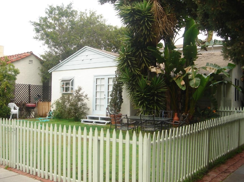 3772-3774 Mentone Ave in Los Angeles, CA - Foto de edificio