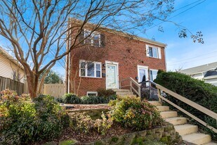 509 E Custis Ave in Alexandria, VA - Building Photo