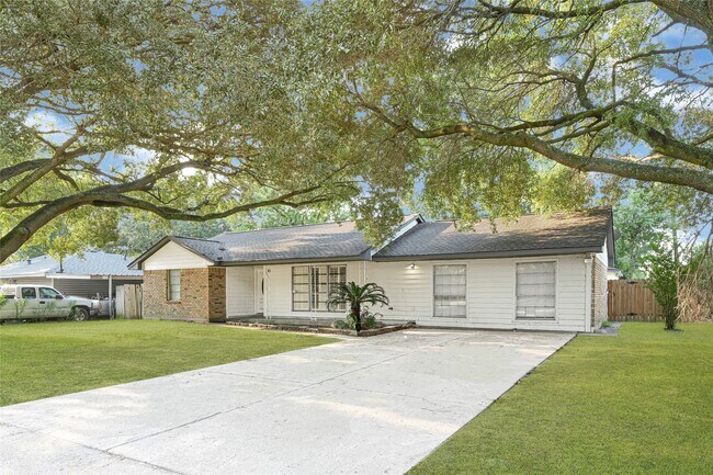 122 Gruss Dr in Houston, TX - Building Photo - Building Photo
