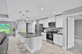 338 Mott St SW in Palm Bay, FL - Building Photo - Building Photo