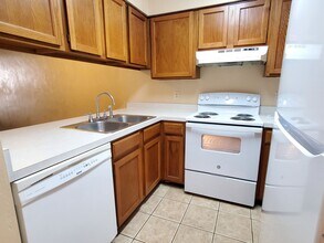 2127 SW 39 Dr in Gainesville, FL - Building Photo - Building Photo