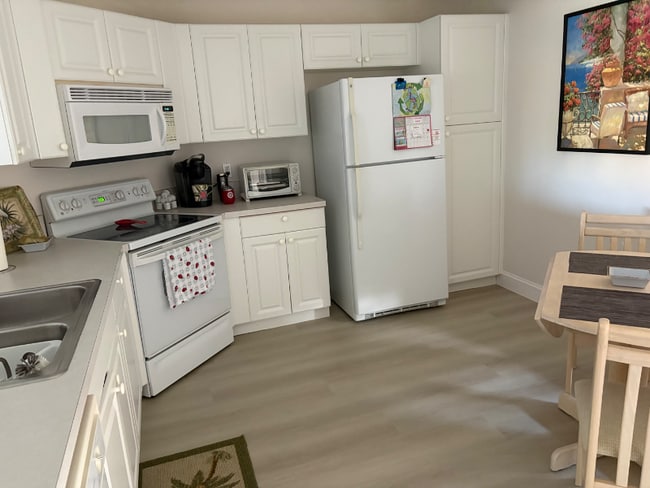 property at 3027 Horizon Ln