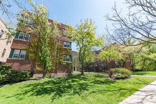 235 Custer Ave, Unit 3 in Evanston, IL - Building Photo
