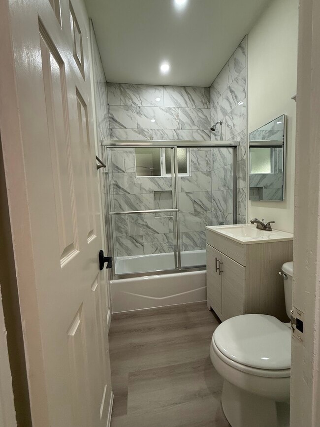 208 N La Peer Dr, Unit 1 in Beverly Hills, CA - Foto de edificio - Building Photo