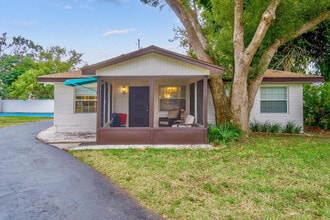 10546 53rd Ave N in St. Petersburg, FL - Building Photo - Building Photo