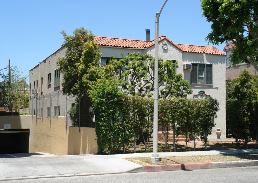 9269 Burton Way in Beverly Hills, CA - Building Photo