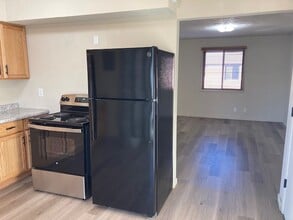 629 Kennedy Dr, Unit 4 in Grand Island, NE - Building Photo - Building Photo