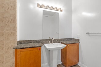 6938 Laurel Canyon Blvd, Unit Unit 2 in Los Angeles, CA - Building Photo - Building Photo