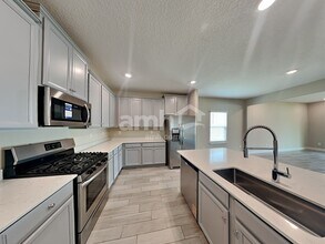 74 Cobalt Ln in St. Augustine, FL - Foto de edificio - Building Photo