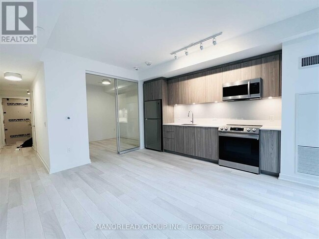 357-1357 King St W in Toronto, ON - Building Photo - Building Photo