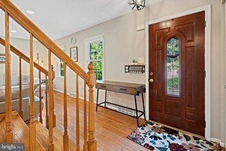 9220 Burnetta Dr in Annandale, VA - Building Photo - Building Photo
